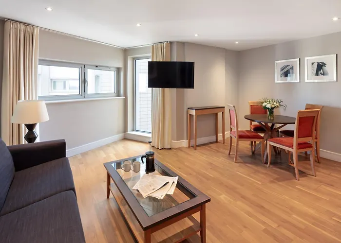 Marlin Aldgate Tower Bridge Aparthotel London